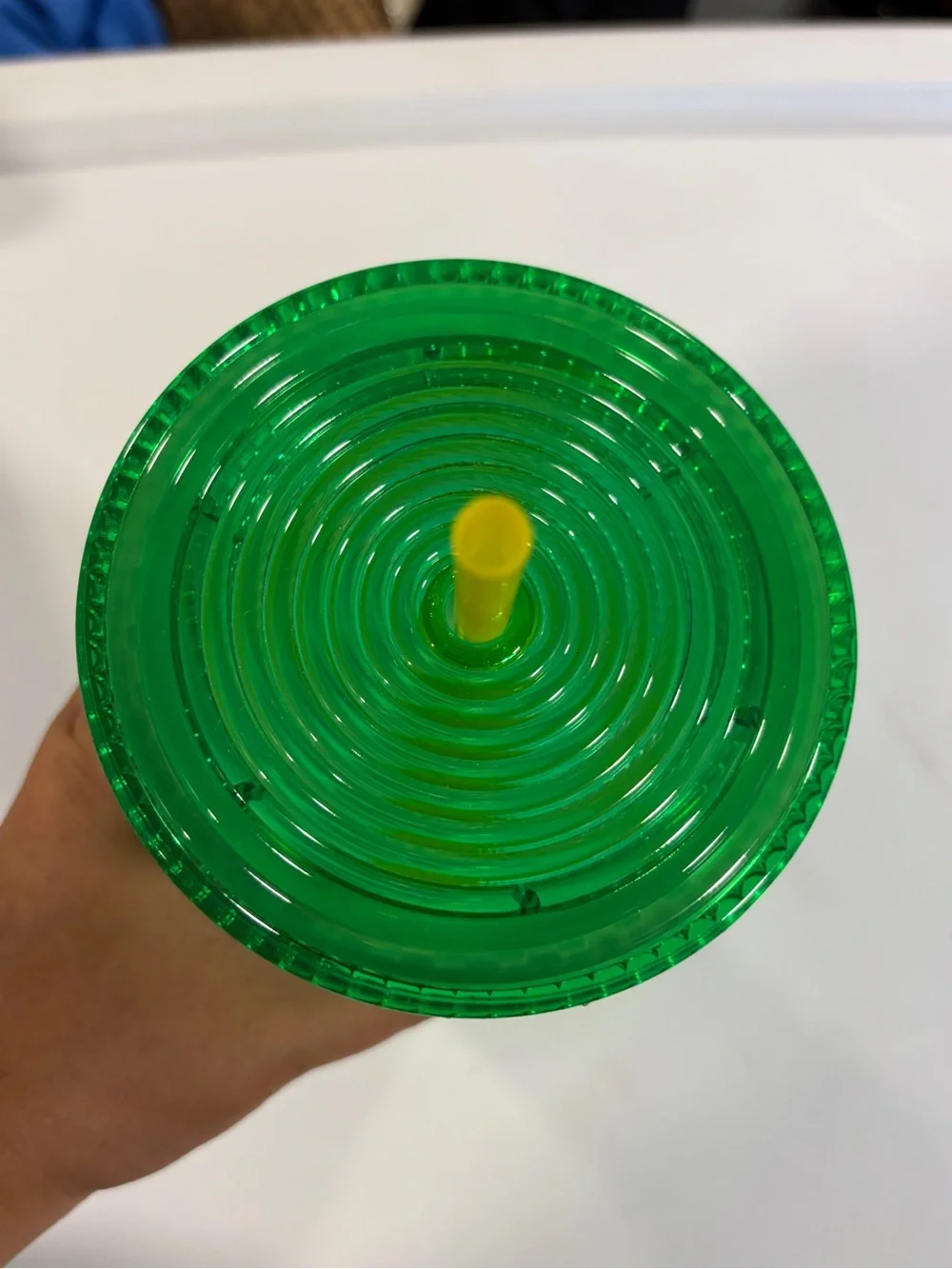 🆕 Iridescent Green 24 oz Tumbler with Straw